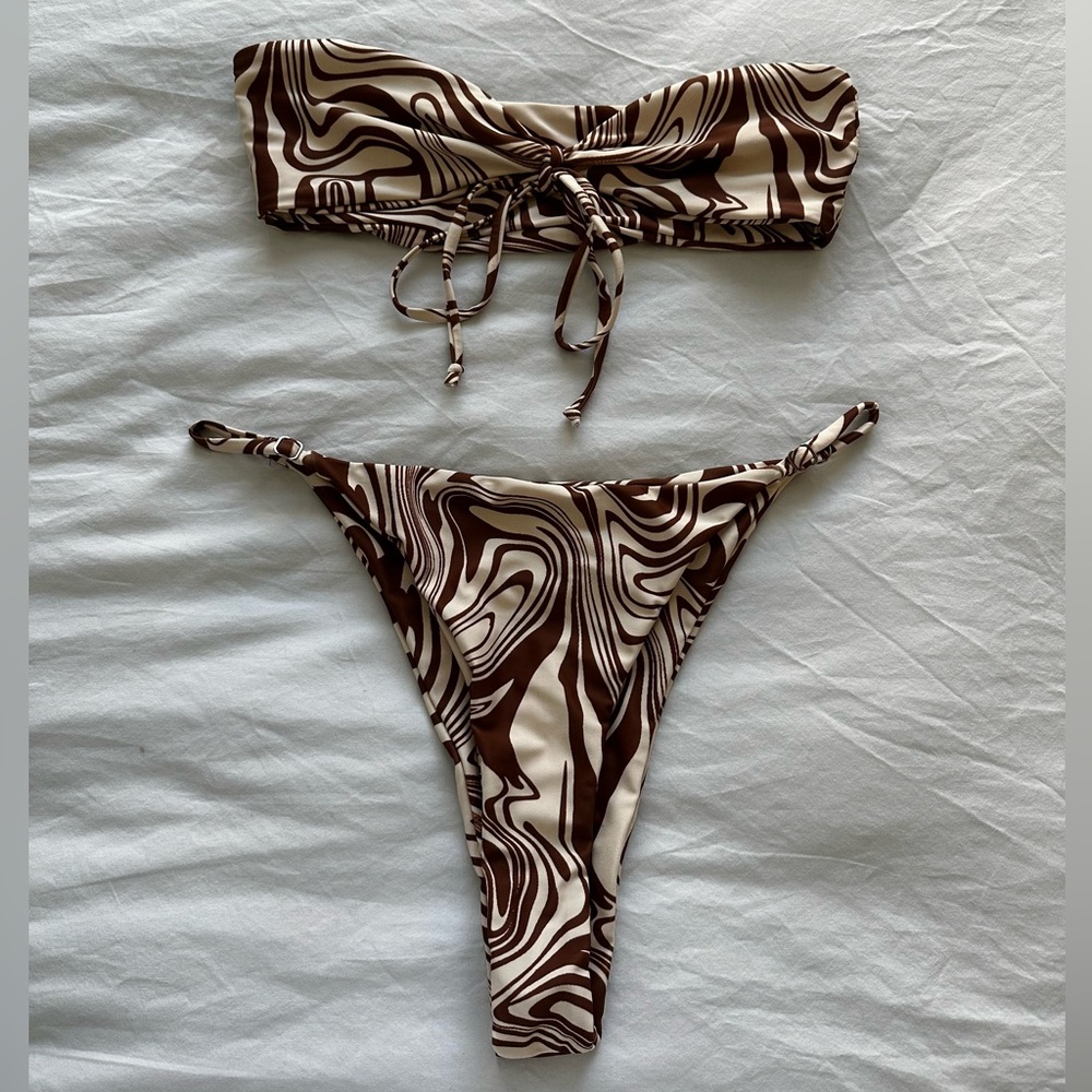 Aurelle 70’s Print Bandeau Tie Top Cheeky High-rise Bottoms Bikini Set